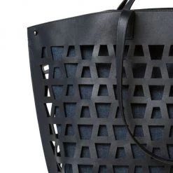 Akris Medium Ai Trapezoid Cutout Leather Shoulder Bag 13 Akris Medium Ai Trapezoid Cutout Leather Shoulder Bag -Akris Sales Shop unnamed file 34